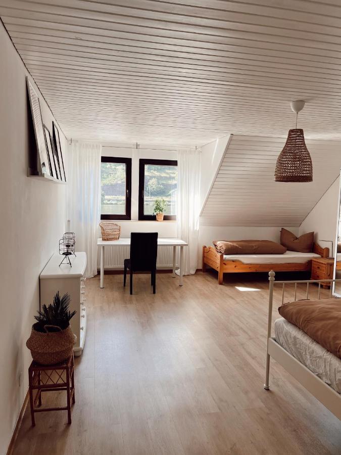Ferienwohnung Moselflair Mit Direktem Blick Auf Die Mosel Und Weinberge Oberfell Extérieur photo