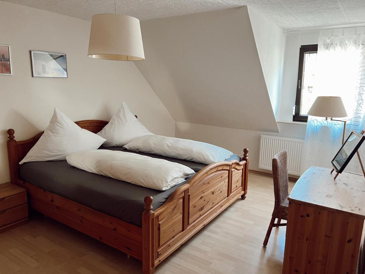Ferienwohnung Moselflair Mit Direktem Blick Auf Die Mosel Und Weinberge Oberfell Extérieur photo